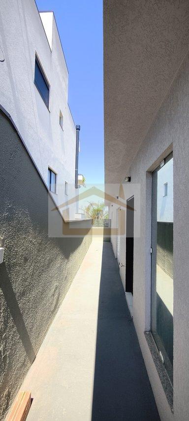 Semi Térrea, 3 quartos + 2 quartos multifuncional e banheiro (andar inferior), canil * Estrada Carlos Antônio Pereira de Castro Cotia - 