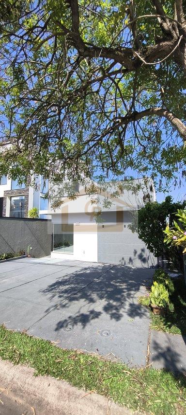 Semi Térrea, 3 quartos + 2 quartos multifuncional e banheiro (andar inferior), canil * Estrada Carlos Antônio Pereira de Castro Cotia - 