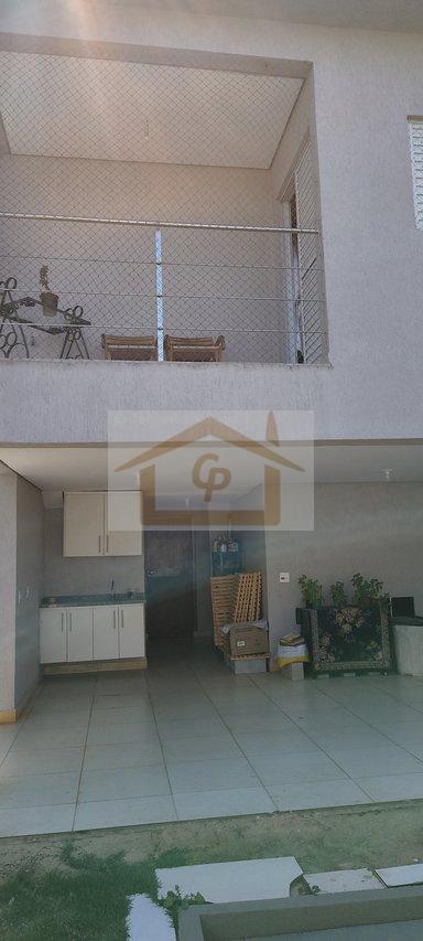 Semi Térrea, 3 quartos + 2 quartos multifuncional e banheiro (andar inferior), canil * Estrada Carlos Antônio Pereira de Castro Cotia - 