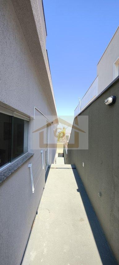 Semi Térrea, 3 quartos + 2 quartos multifuncional e banheiro (andar inferior), canil * Estrada Carlos Antônio Pereira de Castro Cotia - 