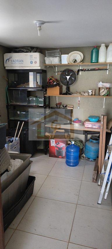 Semi Térrea, 3 quartos + 2 quartos multifuncional e banheiro (andar inferior), canil * Estrada Carlos Antônio Pereira de Castro Cotia - 