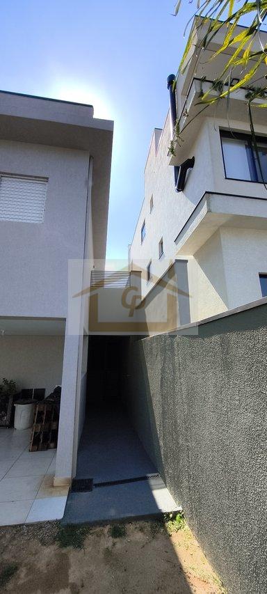 Semi Térrea, 3 quartos + 2 quartos multifuncional e banheiro (andar inferior), canil * Estrada Carlos Antônio Pereira de Castro Cotia - 