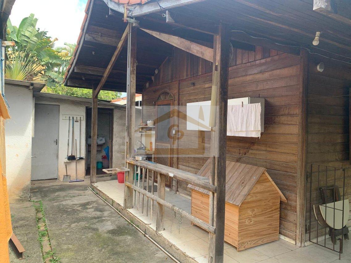 Localização interessante! 1 quarto, 4 vagas Próximo ao Templo Budista Zulai Rua José Menino Cotia - 