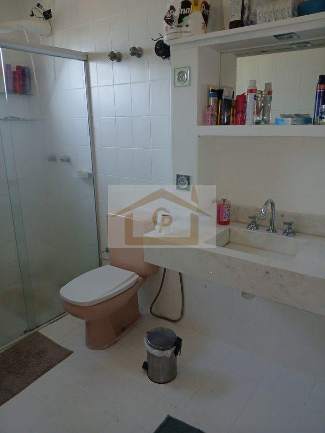 Encantadora! S&atilde;o 4 quartos (1 su&iacute;te), 4 vagas cobertas Rua Virgílio Vieira Jandira - 