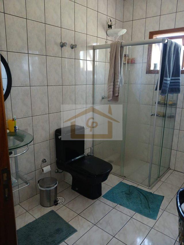 Encantadora! S&atilde;o 4 quartos (1 su&iacute;te), 4 vagas cobertas Rua Virgílio Vieira Jandira - 