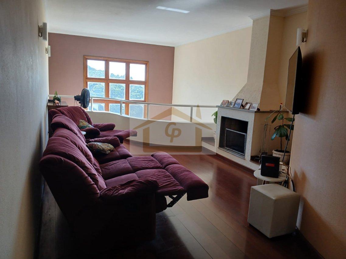 Encantadora! S&atilde;o 4 quartos (1 su&iacute;te), 4 vagas cobertas Rua Virgílio Vieira Jandira - 