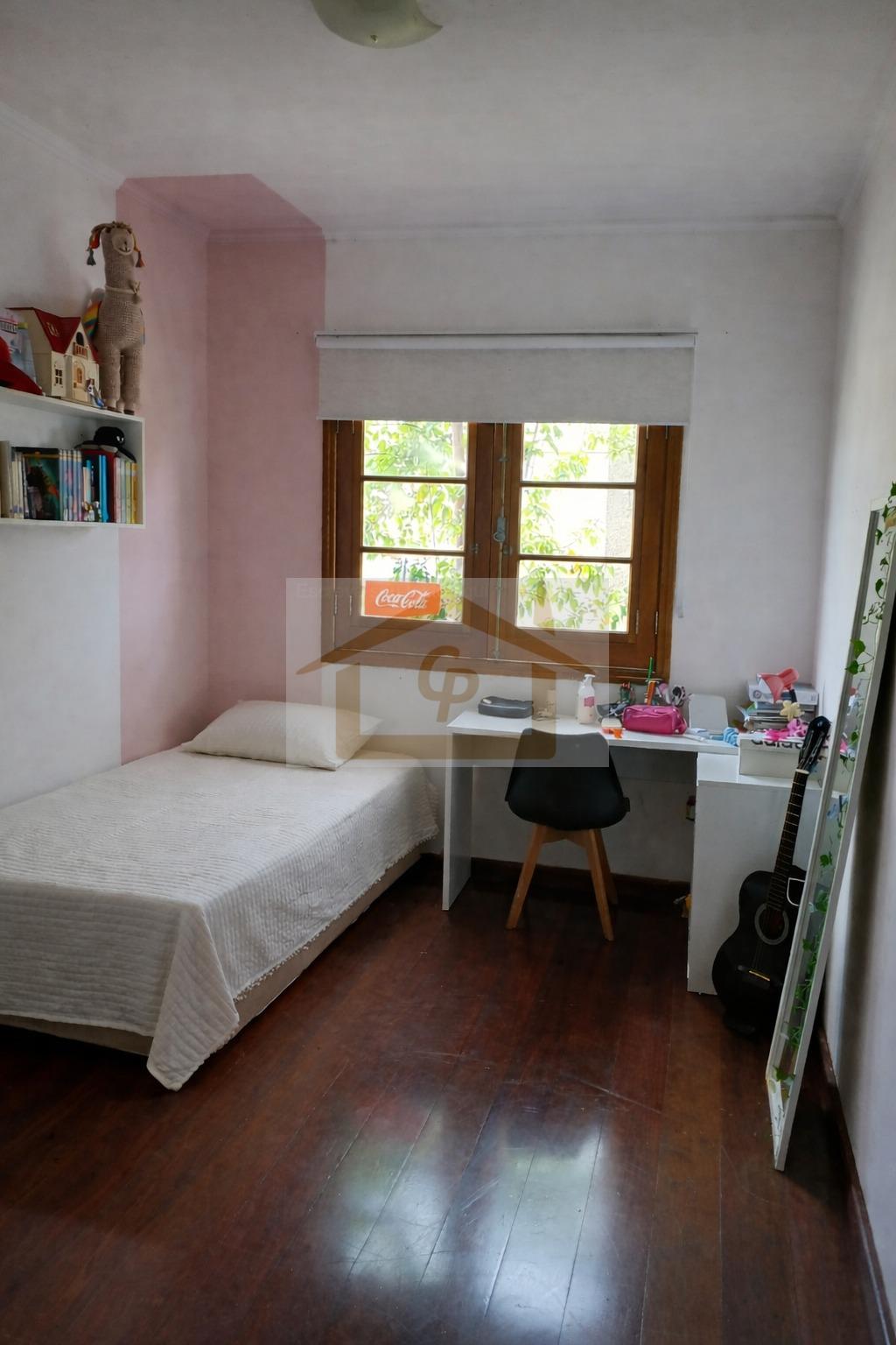 Encantadora! S&atilde;o 4 quartos (1 su&iacute;te), 4 vagas cobertas Rua Virgílio Vieira Jandira - 