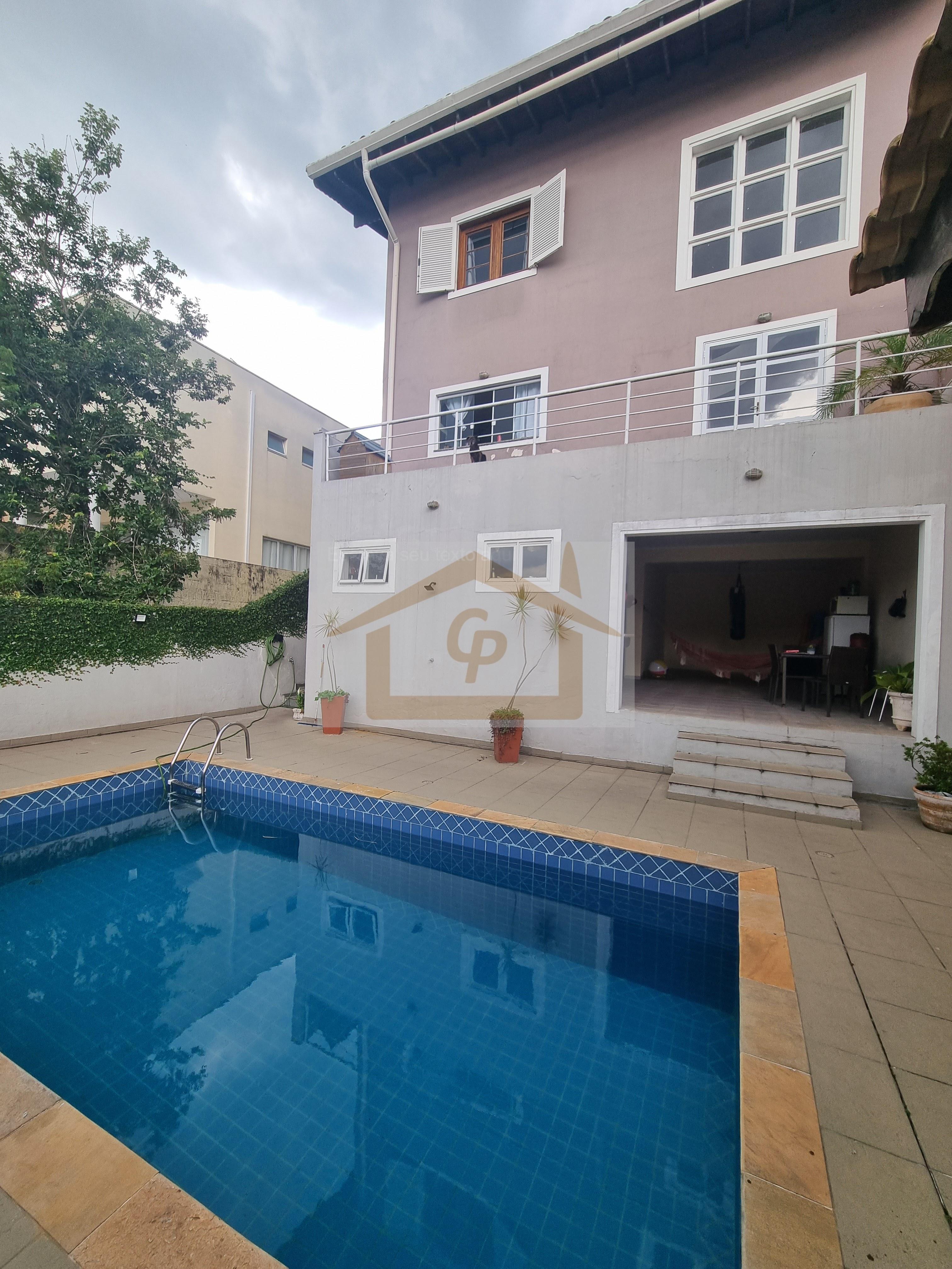 Encantadora! S&atilde;o 4 quartos (1 su&iacute;te), 4 vagas cobertas Rua Virgílio Vieira Jandira - 