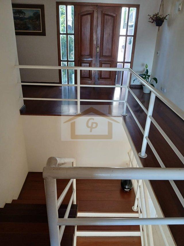 Encantadora! S&atilde;o 4 quartos (1 su&iacute;te), 4 vagas cobertas Rua Virgílio Vieira Jandira - 