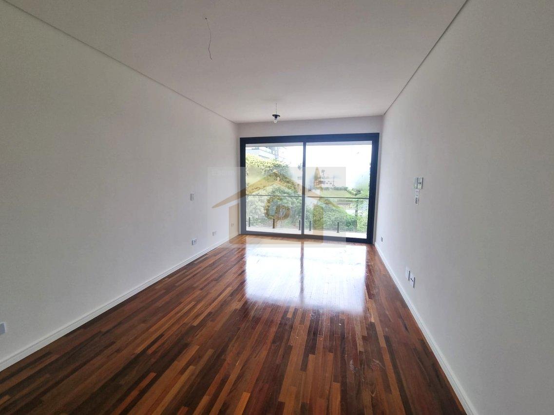 Casa inteligente, 5 su&iacute;tes, 3 vagas cobertas, Bosque privativo -Arquitetura Contempor&acirc;nea Estrada do Capuava Cotia - 