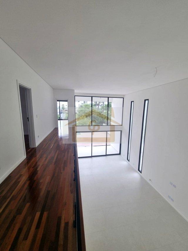 Casa inteligente, 5 su&iacute;tes, 3 vagas cobertas, Bosque privativo -Arquitetura Contempor&acirc;nea Estrada do Capuava Cotia - 