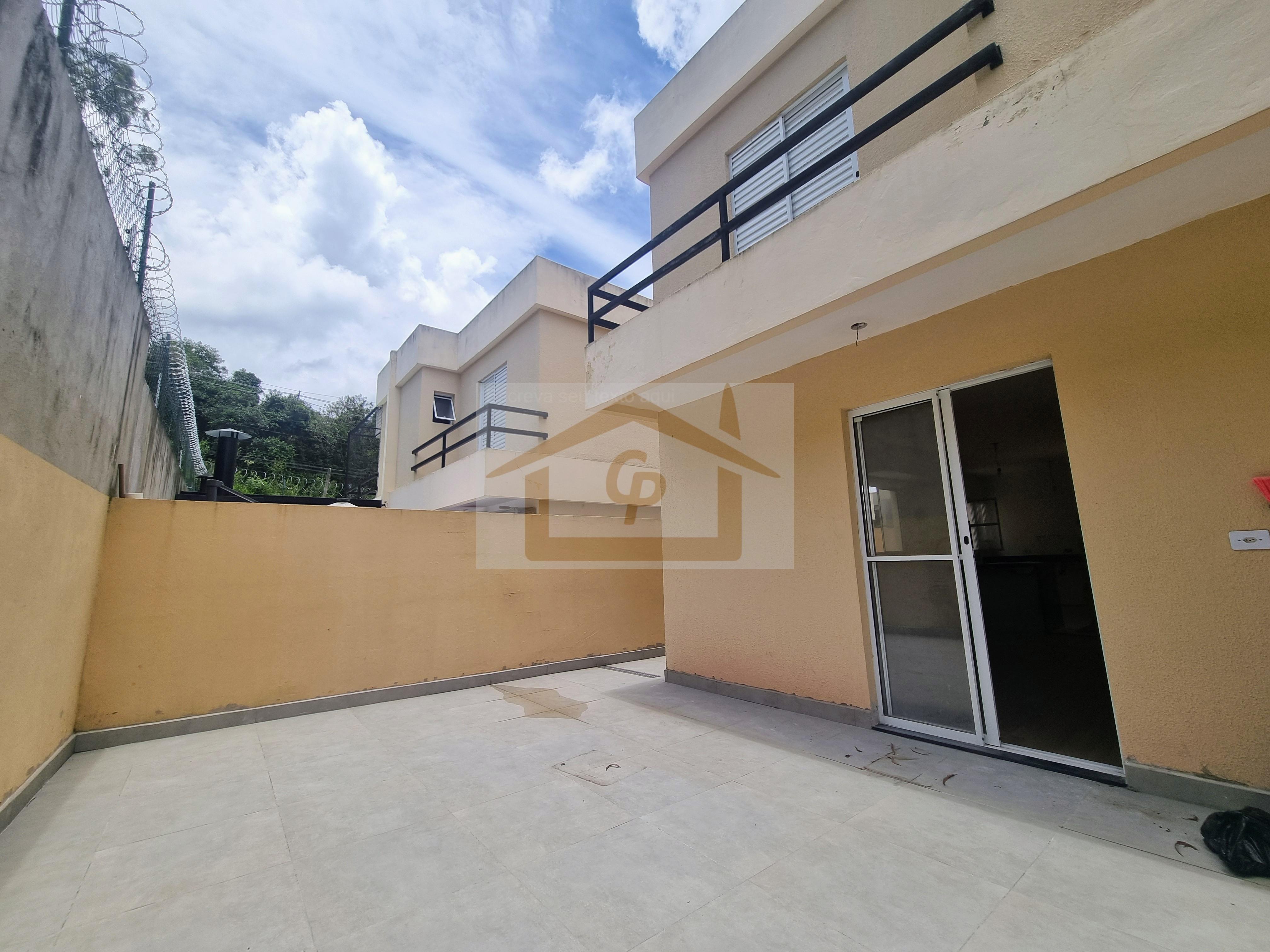 Pequeno Residencial, Casa com Duas Su&iacute;tes, varanda, 2 vagas Estrada do Taboleiro Verde Cotia - 