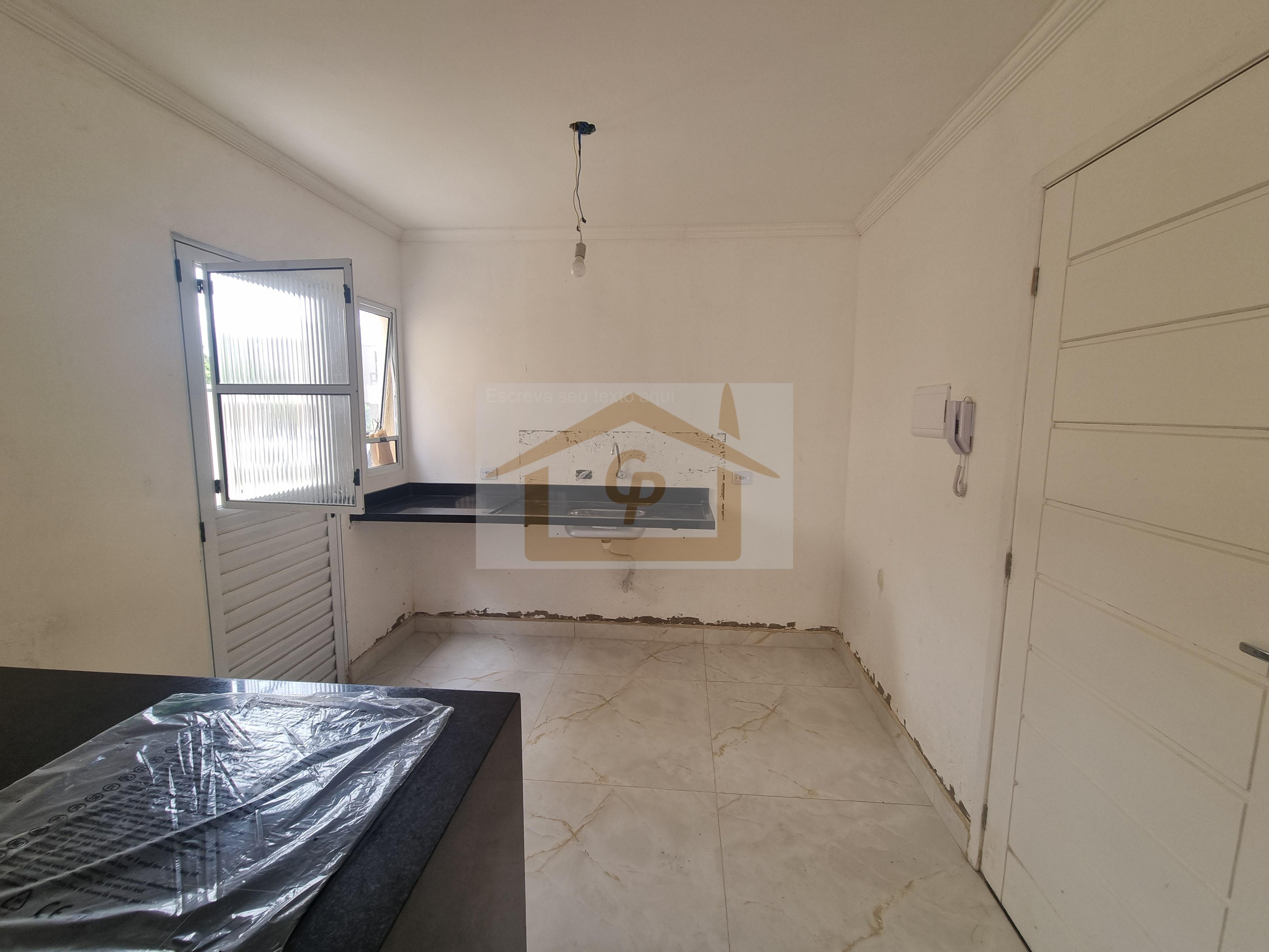 Pequeno Residencial, Casa com Duas Su&iacute;tes, varanda, 2 vagas Estrada do Taboleiro Verde Cotia - 