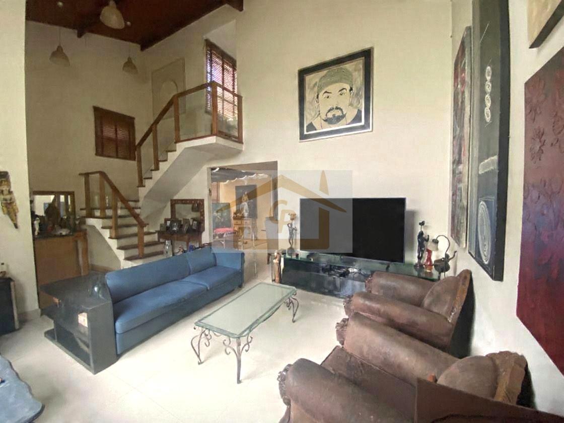 Vila Diva, Tradicional bairro da Granja Viana, 3 quartos (1 su&iacute;te) 3 vagas Rua Piraí Carapicuíba - 