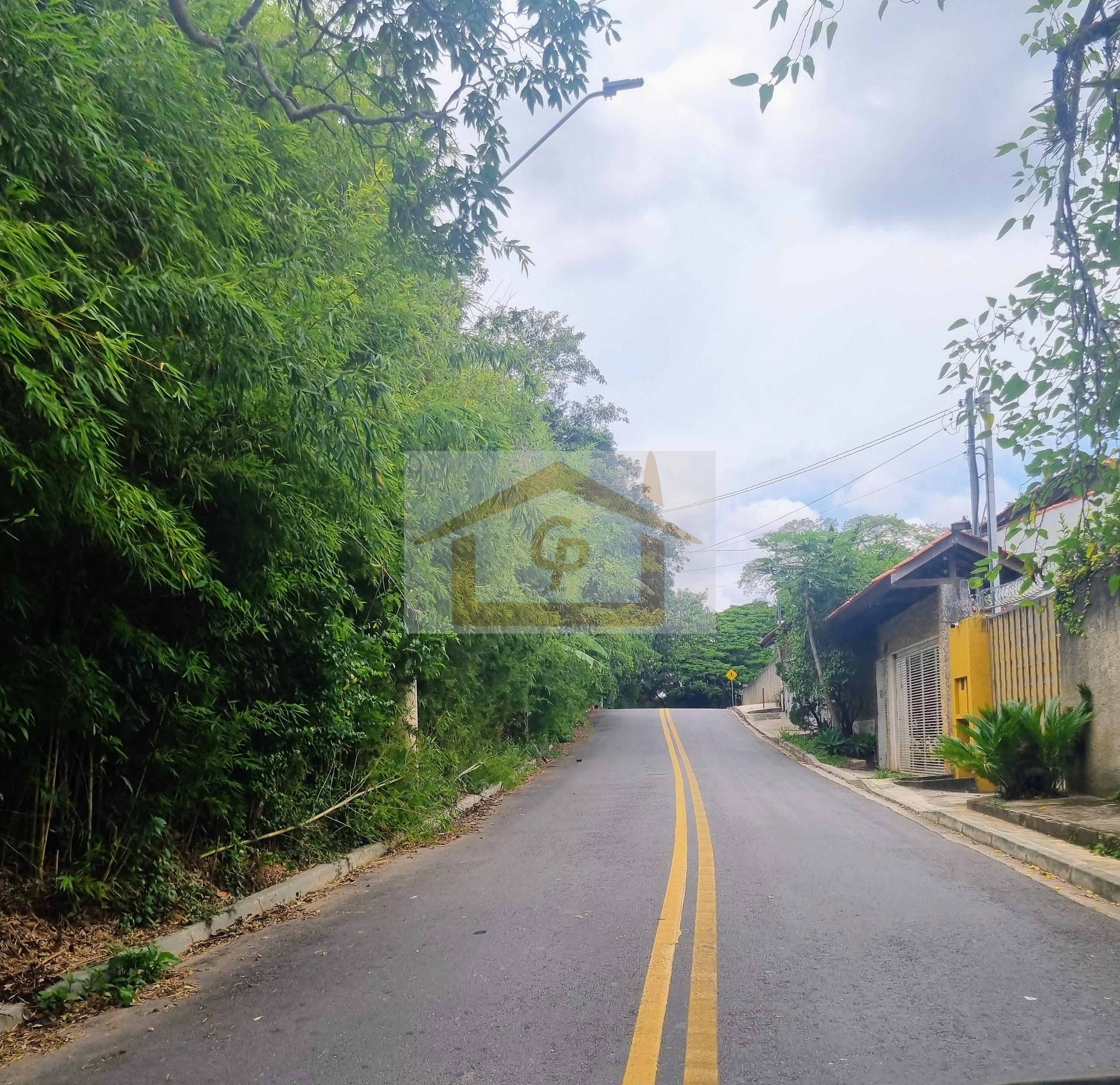 Vila Diva, Tradicional bairro da Granja Viana, 3 quartos (1 su&iacute;te) 3 vagas Rua Piraí Carapicuíba - 