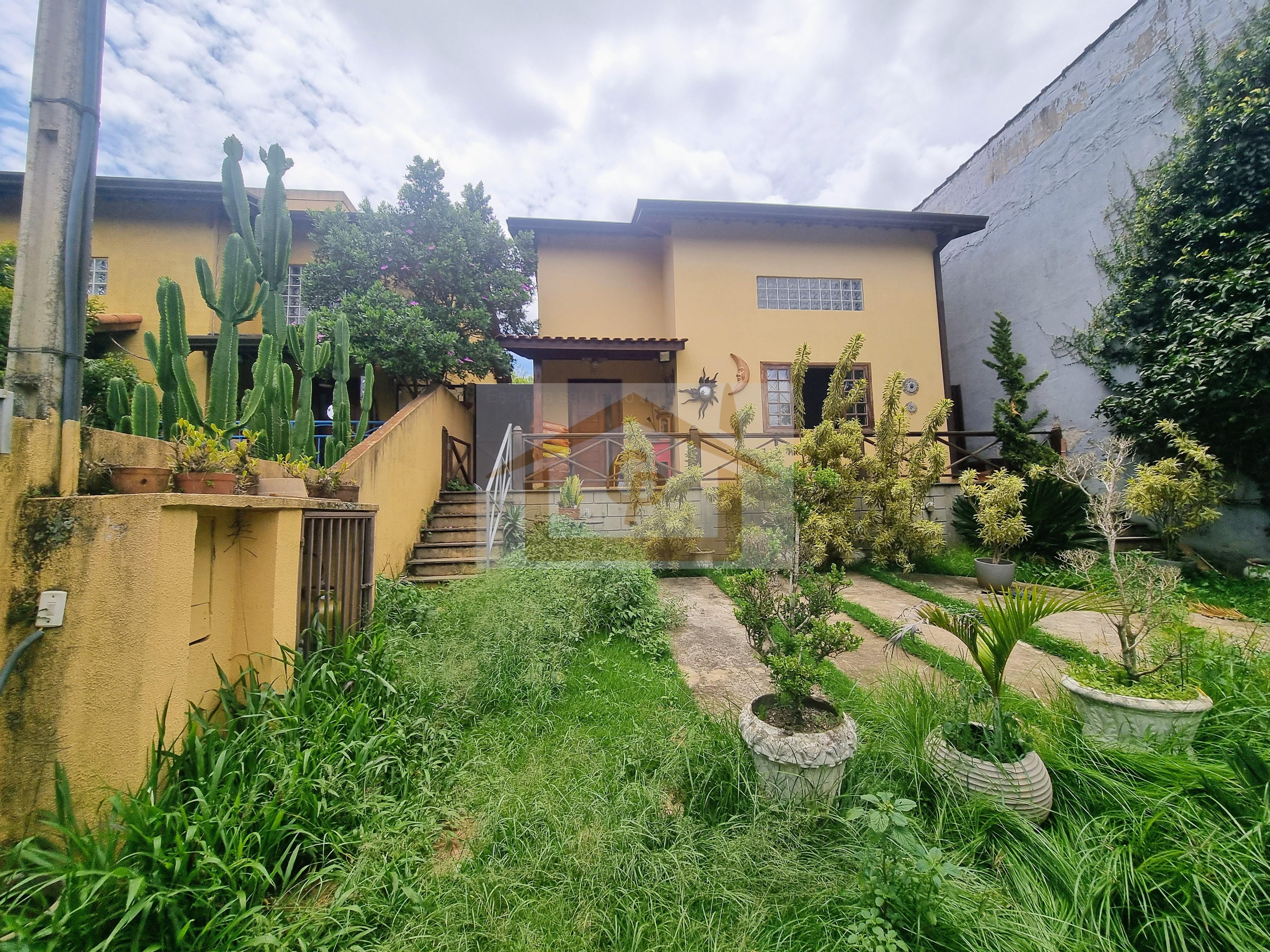 Vila Diva, Tradicional bairro da Granja Viana, 3 quartos (1 su&iacute;te) 3 vagas Rua Piraí Carapicuíba - 