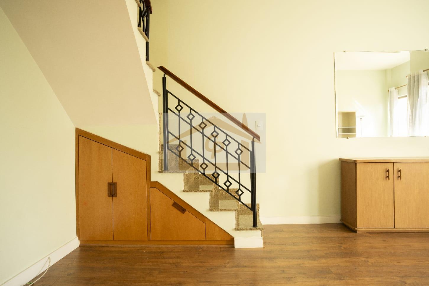 Duas su&iacute;tes,, 2 vagas cobertas - Casa em Villagio &ndash; Bosque da Sa&uacute;de Rua Tucuri São Paulo - 