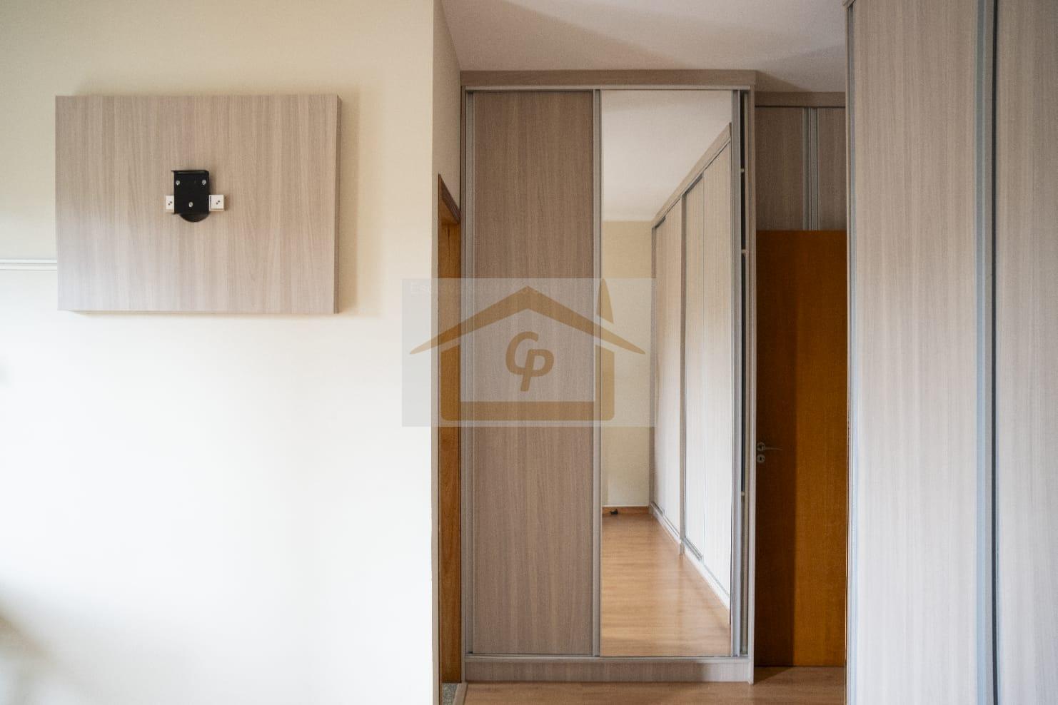 Duas su&iacute;tes,, 2 vagas cobertas - Casa em Villagio &ndash; Bosque da Sa&uacute;de Rua Tucuri São Paulo - 