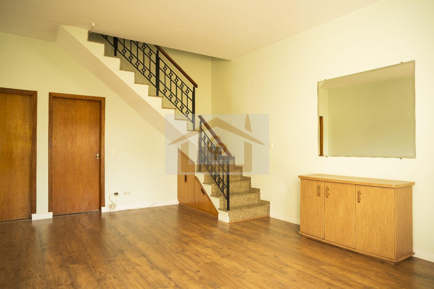 Duas su&iacute;tes,, 2 vagas cobertas - Casa em Villagio &ndash; Bosque da Sa&uacute;de Rua Tucuri São Paulo - 