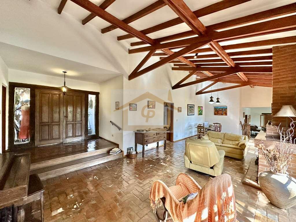 R&uacute;stica, T&Eacute;RREA em 4 lotes (1.880m&sup2;), 5 dormit&oacute;rios / 3 su&iacute;tes, piscina! Estrada Morrinhos Carapicuíba - 