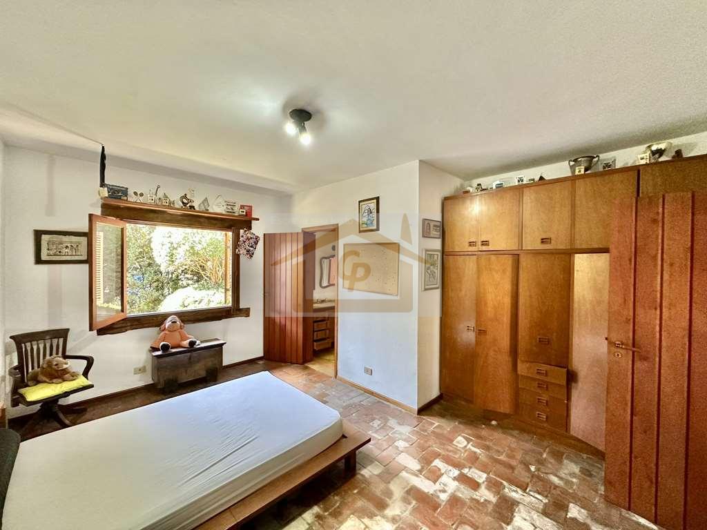 R&uacute;stica, T&Eacute;RREA em 4 lotes (1.880m&sup2;), 5 dormit&oacute;rios / 3 su&iacute;tes, piscina! Estrada Morrinhos Carapicuíba - 