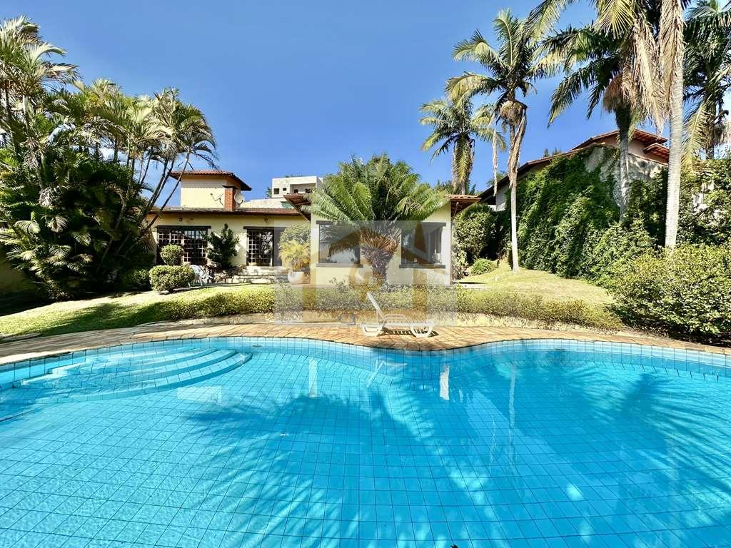 R&uacute;stica, T&Eacute;RREA em 4 lotes (1.880m&sup2;), 5 dormit&oacute;rios / 3 su&iacute;tes, piscina! Estrada Morrinhos Carapicuíba - 