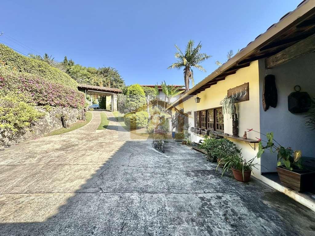 R&uacute;stica, T&Eacute;RREA em 4 lotes (1.880m&sup2;), 5 dormit&oacute;rios / 3 su&iacute;tes, piscina! Estrada Morrinhos Carapicuíba - 