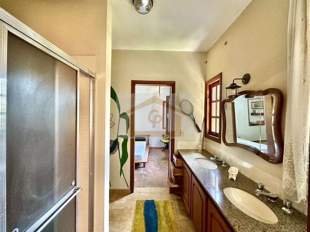 R&uacute;stica, T&Eacute;RREA em 4 lotes (1.880m&sup2;), 5 dormit&oacute;rios / 3 su&iacute;tes, piscina! Estrada Morrinhos Carapicuíba - 