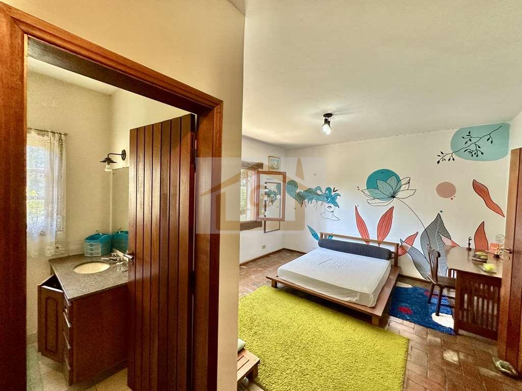 R&uacute;stica, T&Eacute;RREA em 4 lotes (1.880m&sup2;), 5 dormit&oacute;rios / 3 su&iacute;tes, piscina! Estrada Morrinhos Carapicuíba - 