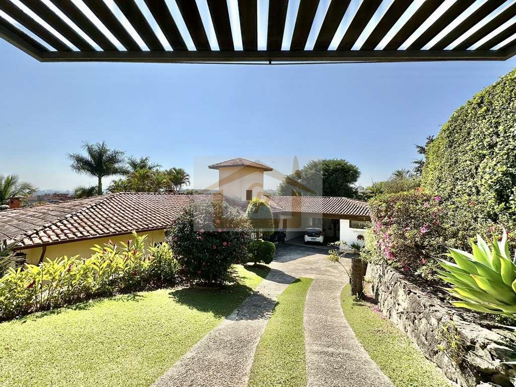 R&uacute;stica, T&Eacute;RREA em 4 lotes (1.880m&sup2;), 5 dormit&oacute;rios / 3 su&iacute;tes, piscina! Estrada Morrinhos Carapicuíba - 