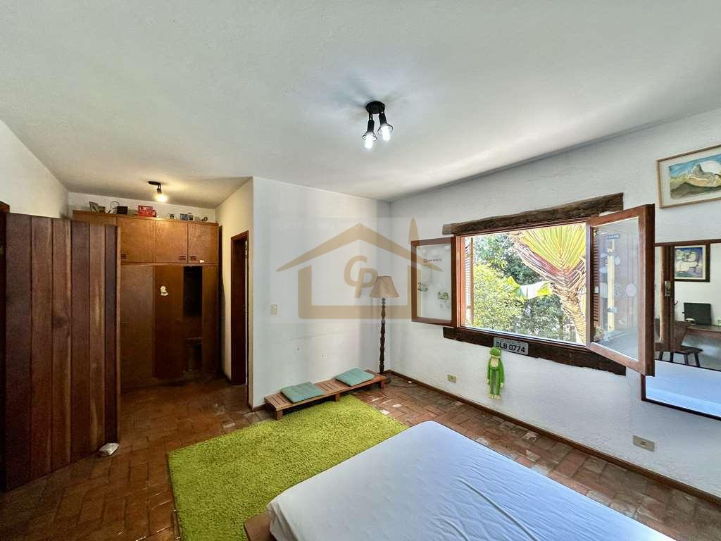 R&uacute;stica, T&Eacute;RREA em 4 lotes (1.880m&sup2;), 5 dormit&oacute;rios / 3 su&iacute;tes, piscina! Estrada Morrinhos Carapicuíba - 