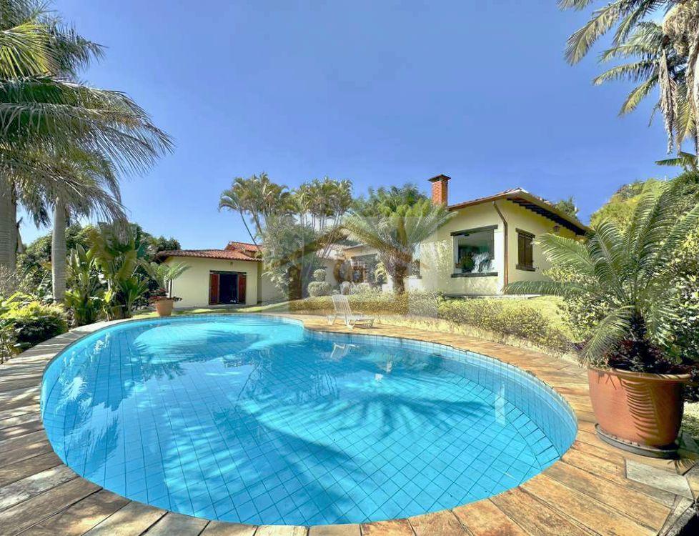 R&uacute;stica, T&Eacute;RREA em 4 lotes (1.880m&sup2;), 5 dormit&oacute;rios / 3 su&iacute;tes, piscina! Estrada Morrinhos Carapicuíba - 