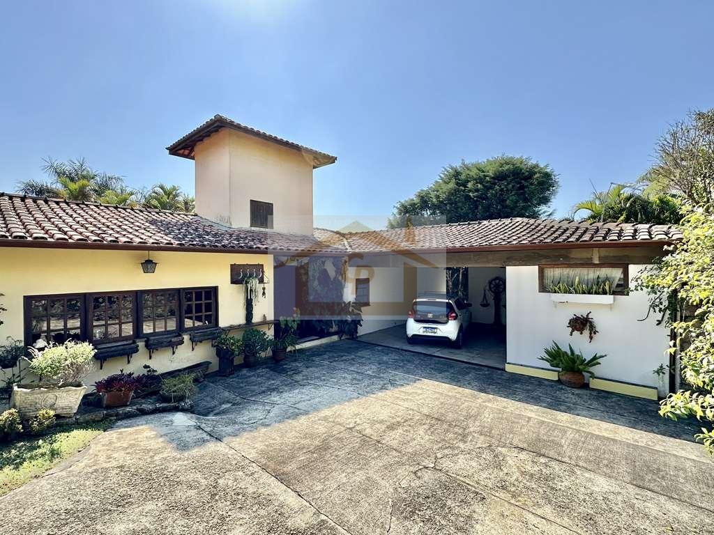 R&uacute;stica, T&Eacute;RREA em 4 lotes (1.880m&sup2;), 5 dormit&oacute;rios / 3 su&iacute;tes, piscina! Estrada Morrinhos Carapicuíba - 