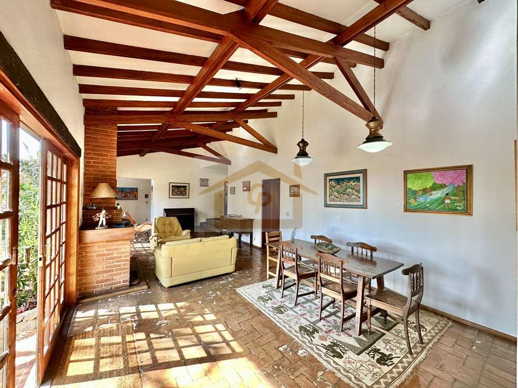 R&uacute;stica, T&Eacute;RREA em 4 lotes (1.880m&sup2;), 5 dormit&oacute;rios / 3 su&iacute;tes, piscina! Estrada Morrinhos Carapicuíba - 