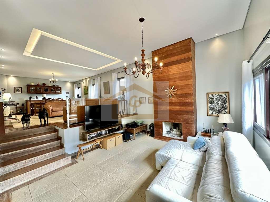 Local alto - 3 su&iacute;tes, amplo sal&atilde;o inferior (pode ser um apto h&oacute;spedes), varanda gourmet Alameda Turmalina Carapicuíba - 