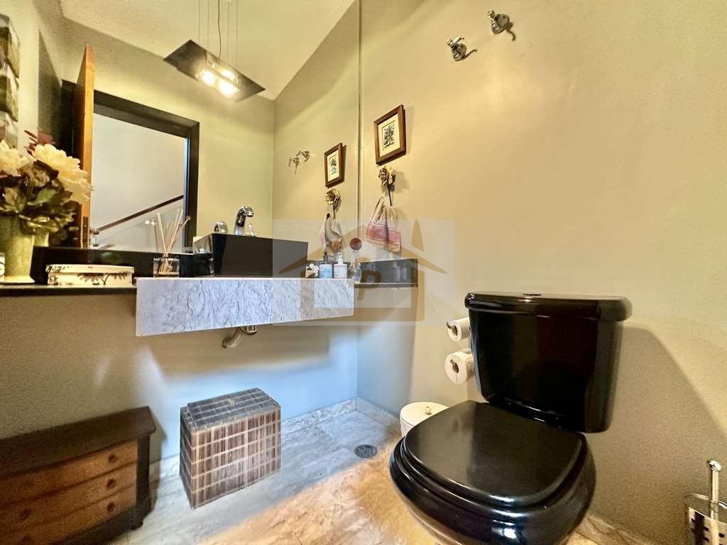 Local alto - 3 su&iacute;tes, amplo sal&atilde;o inferior (pode ser um apto h&oacute;spedes), varanda gourmet Alameda Turmalina Carapicuíba - 