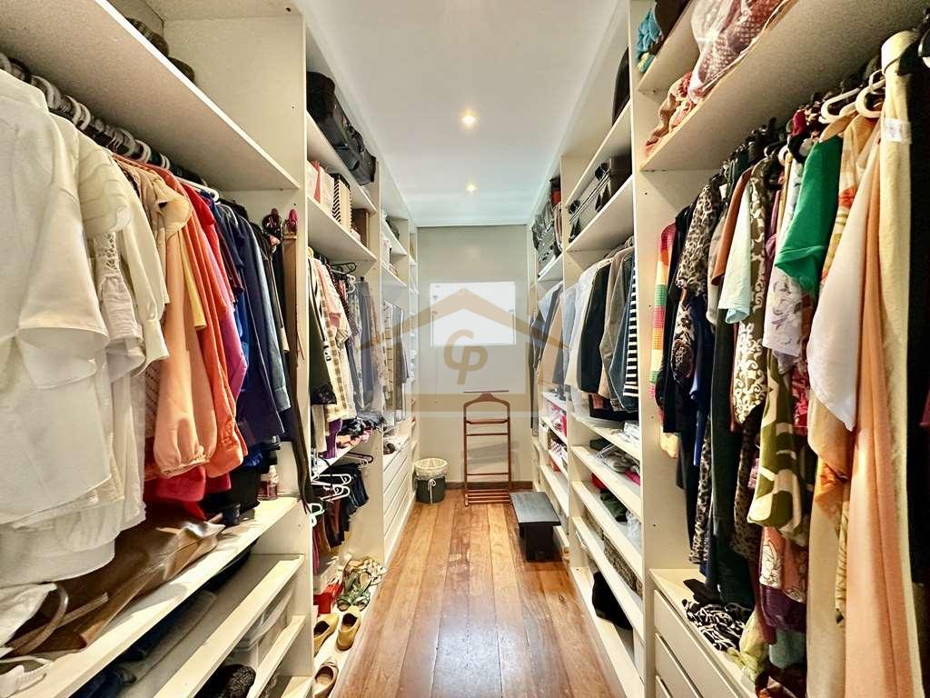 Local alto - 3 su&iacute;tes, amplo sal&atilde;o inferior (pode ser um apto h&oacute;spedes), varanda gourmet Alameda Turmalina Carapicuíba - 