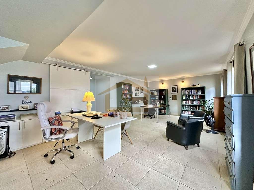 Local alto - 3 su&iacute;tes, amplo sal&atilde;o inferior (pode ser um apto h&oacute;spedes), varanda gourmet Alameda Turmalina Carapicuíba - 