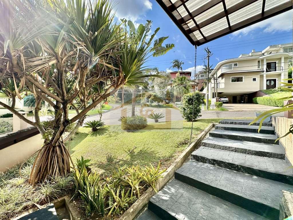 Local alto - 3 su&iacute;tes, amplo sal&atilde;o inferior (pode ser um apto h&oacute;spedes), varanda gourmet Alameda Turmalina Carapicuíba - 