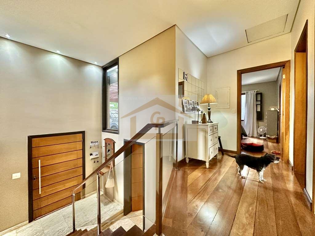 Local alto - 3 su&iacute;tes, amplo sal&atilde;o inferior (pode ser um apto h&oacute;spedes), varanda gourmet Alameda Turmalina Carapicuíba - 