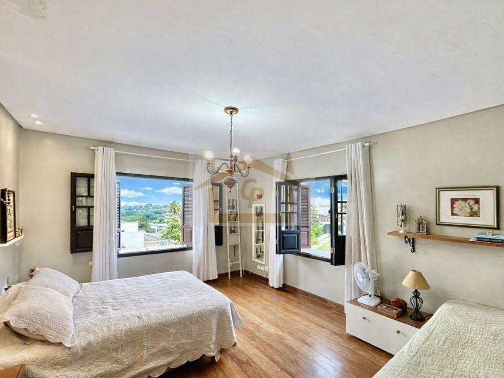 Local alto - 3 su&iacute;tes, amplo sal&atilde;o inferior (pode ser um apto h&oacute;spedes), varanda gourmet Alameda Turmalina Carapicuíba - 