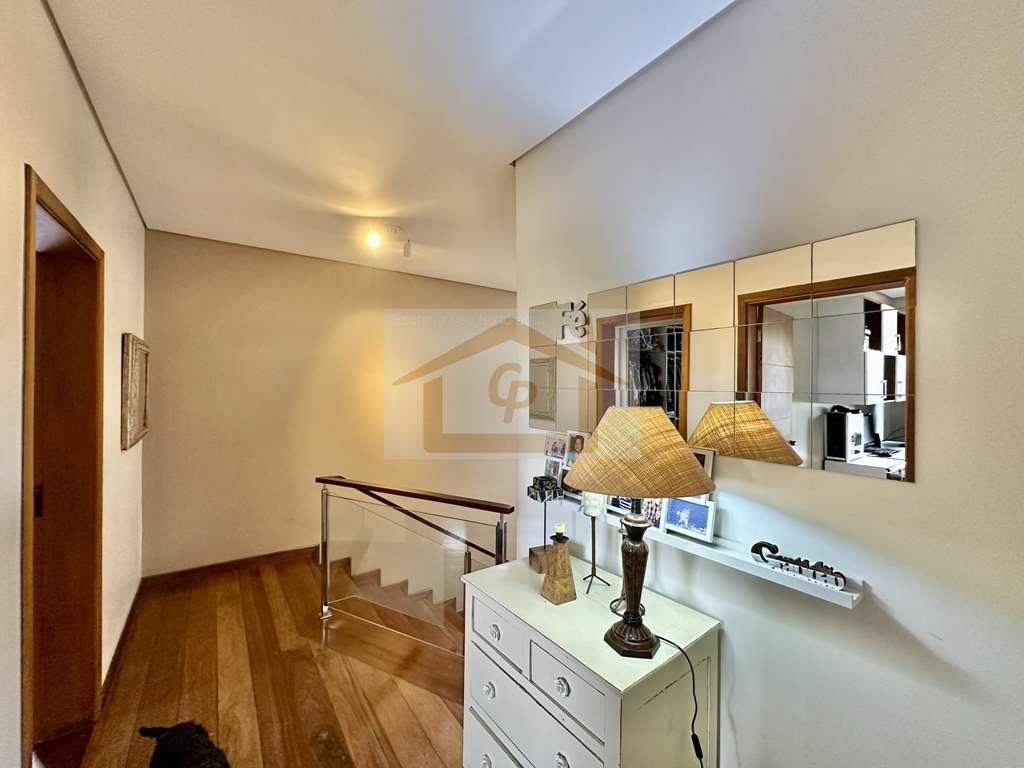 Local alto - 3 su&iacute;tes, amplo sal&atilde;o inferior (pode ser um apto h&oacute;spedes), varanda gourmet Alameda Turmalina Carapicuíba - 