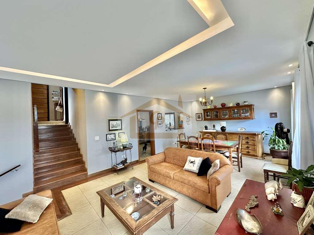 Local alto - 3 su&iacute;tes, amplo sal&atilde;o inferior (pode ser um apto h&oacute;spedes), varanda gourmet Alameda Turmalina Carapicuíba - 