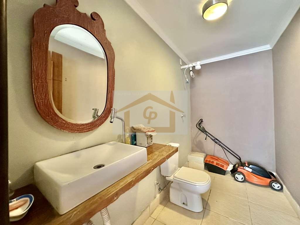 Local alto - 3 su&iacute;tes, amplo sal&atilde;o inferior (pode ser um apto h&oacute;spedes), varanda gourmet Alameda Turmalina Carapicuíba - 