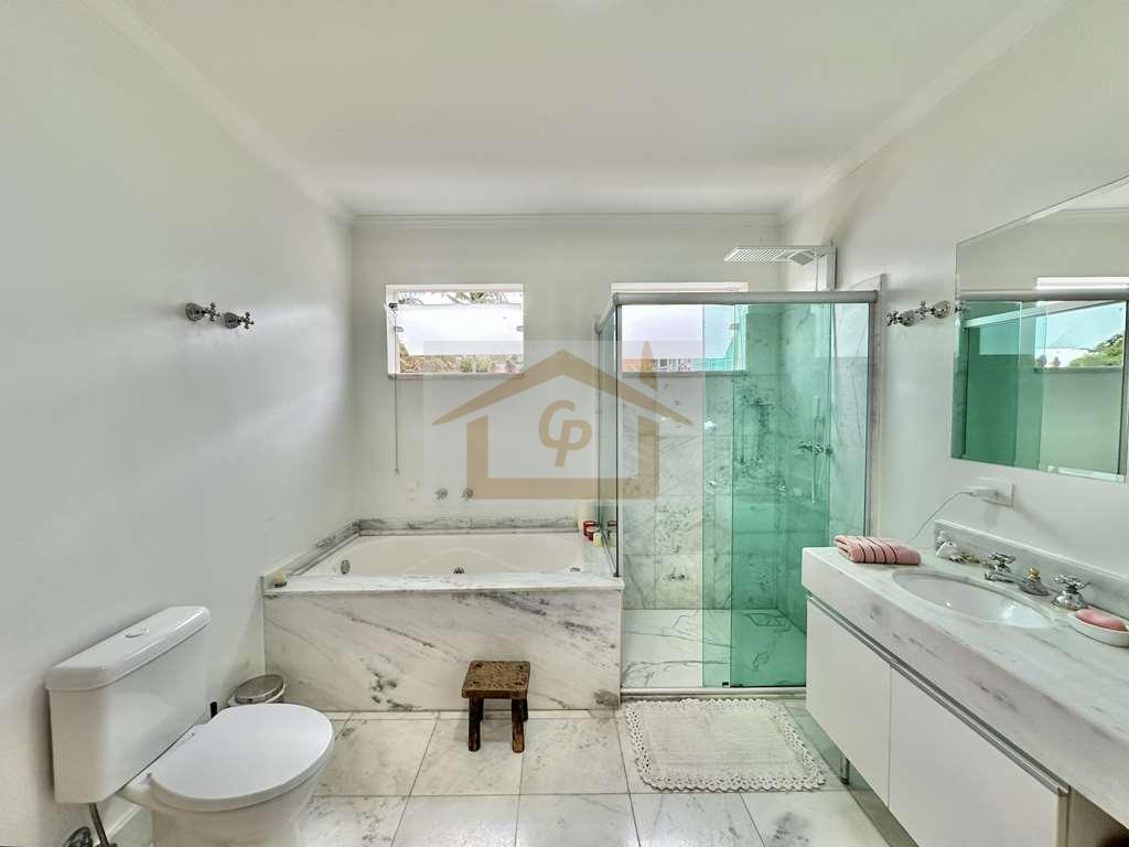 Local alto - 3 su&iacute;tes, amplo sal&atilde;o inferior (pode ser um apto h&oacute;spedes), varanda gourmet Alameda Turmalina Carapicuíba - 