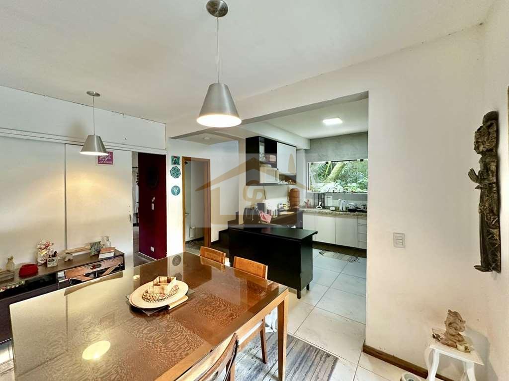 Vila Velha - 3 dorms (1 su&iacute;te), final de rua, muito verde! Estrada Morrinhos Carapicuíba - 