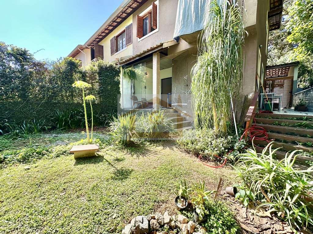 Vila Velha - 3 dorms (1 su&iacute;te), final de rua, muito verde! Estrada Morrinhos Carapicuíba - 