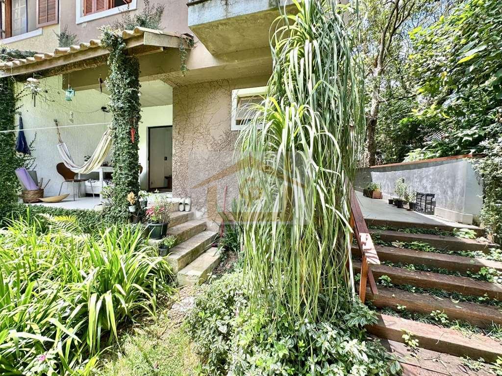 Vila Velha - 3 dorms (1 su&iacute;te), final de rua, muito verde! Estrada Morrinhos Carapicuíba - 