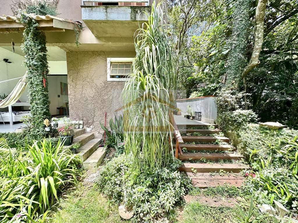 Vila Velha - 3 dorms (1 su&iacute;te), final de rua, muito verde! Estrada Morrinhos Carapicuíba - 