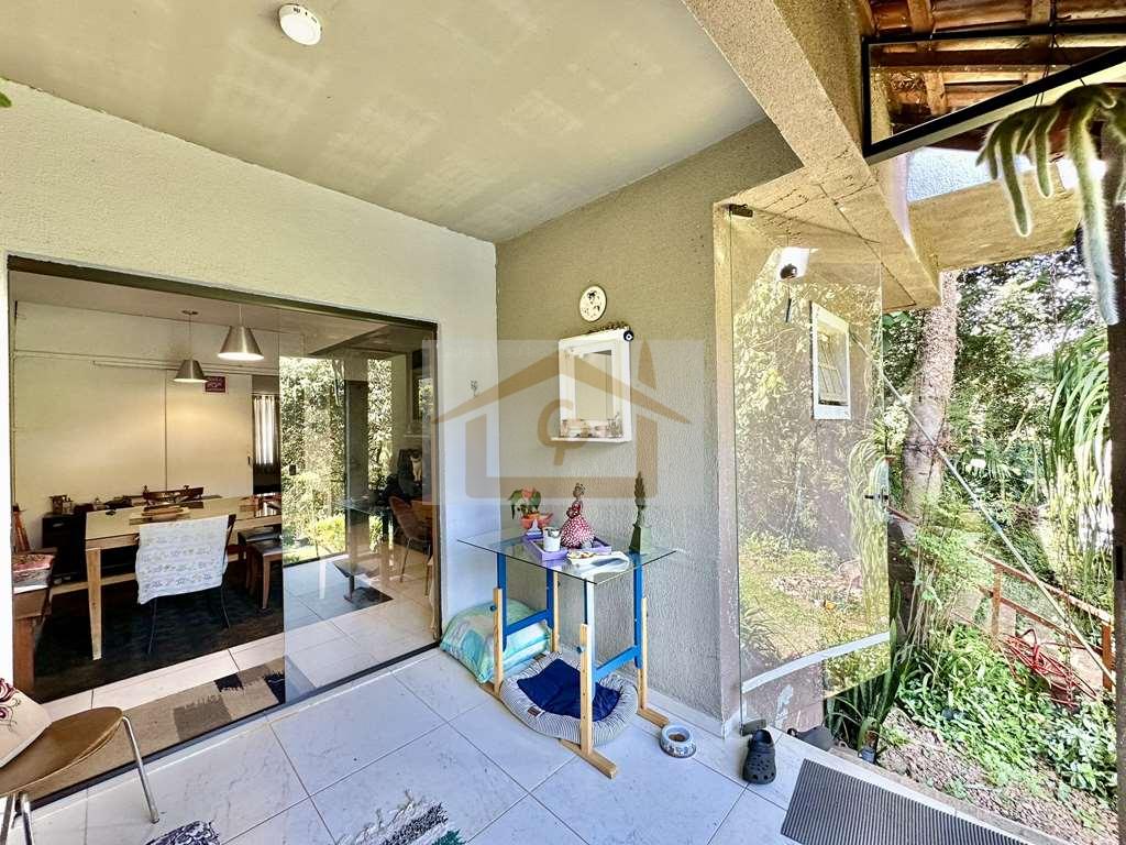 Vila Velha - 3 dorms (1 su&iacute;te), final de rua, muito verde! Estrada Morrinhos Carapicuíba - 